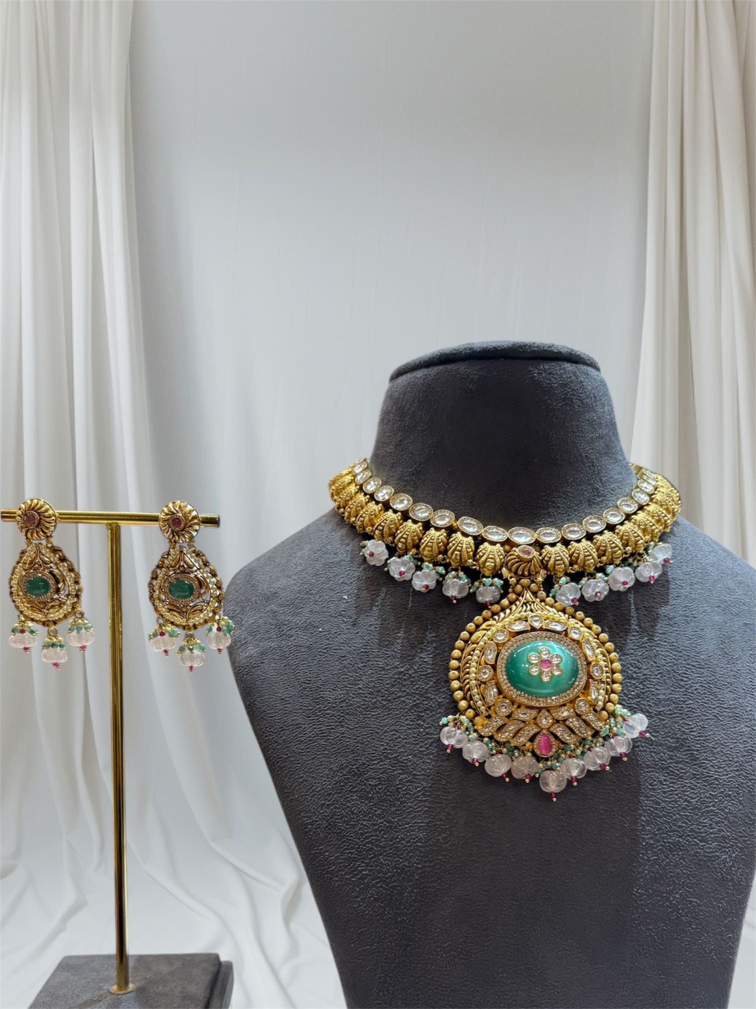 Gold Necklace (GNS599)